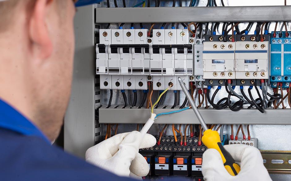 tarif d'un électricien Vaux-le-Pénil